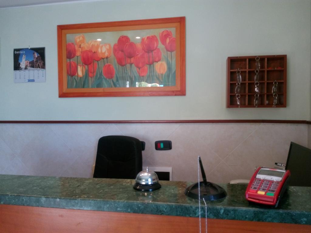 Lea Hotel *